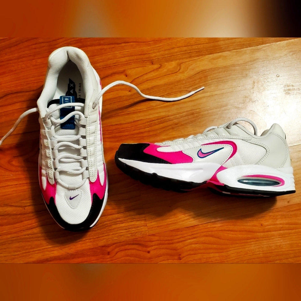 NIB Women's Nike Air Max Triax, Size 9.5